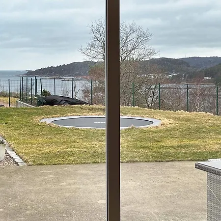 10 Person In Lindesnes Vakantiehuis Spangereid