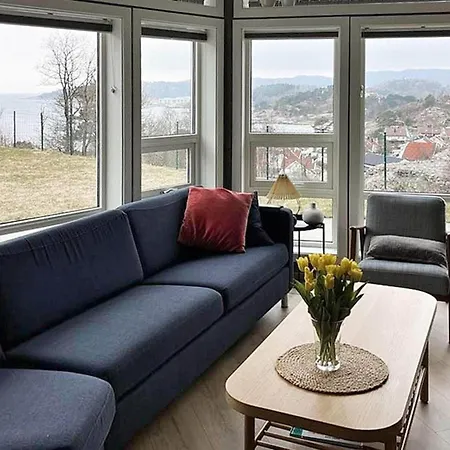 10 Person In Lindesnes *