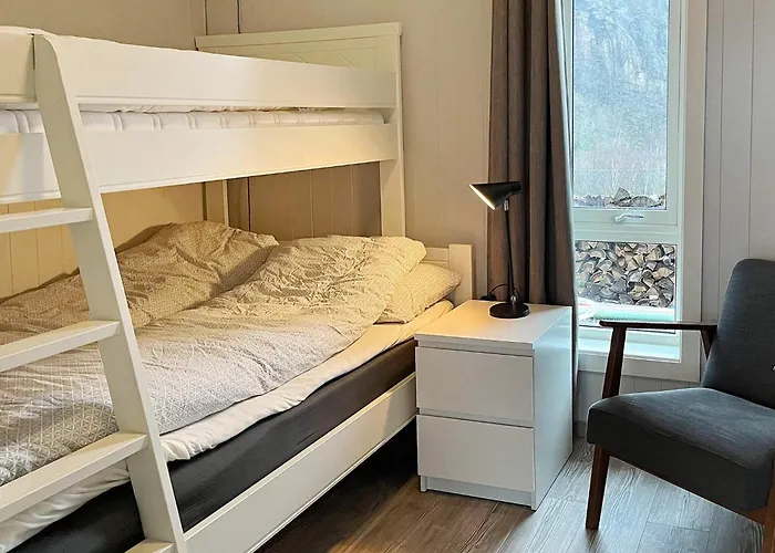 10 Person In Lindesnes *