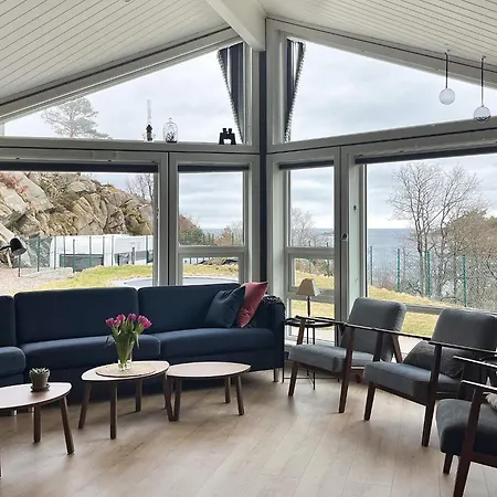 בית נופש 10 Person In Lindesnes *